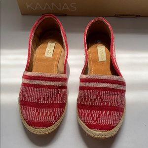 Kaanas -Red & white espadrilles